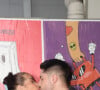 Jaquelline e Lucas Souza se beijam no Lollapalooza 2024