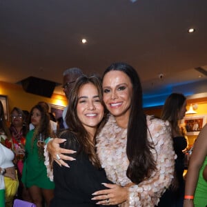 Giullia Buscacio, da novela 'Renascer', participou de festa de Viviane Araujo