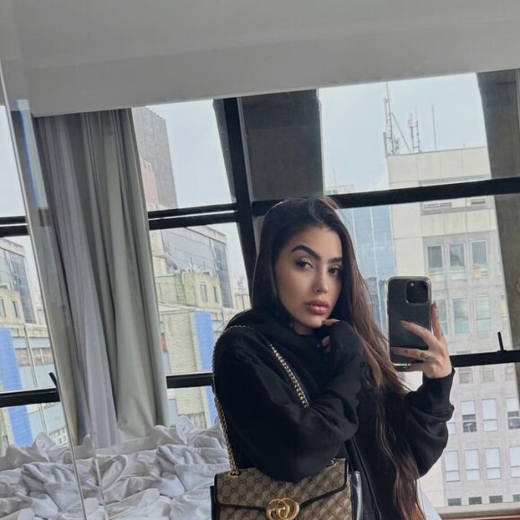 Mirella vem enfrentando uma jornada de emagrecimento intensa depois do parto da filha