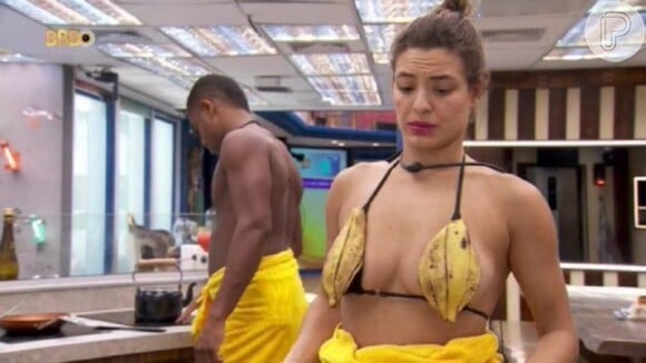 Beatriz criou biquíni com cascas de banana no 'BBB 24'