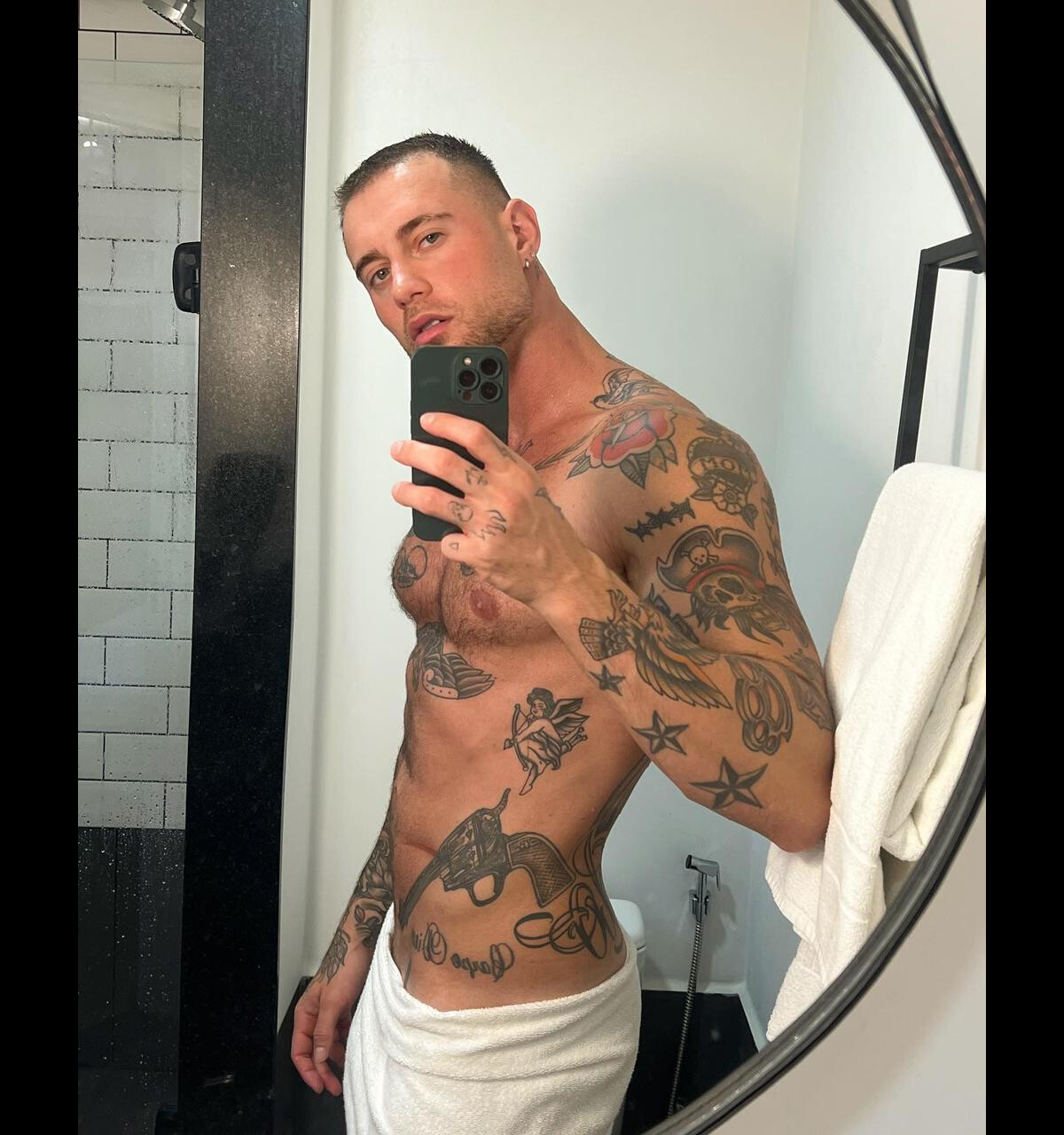 Foto: Fotos sensuais de Yuri Bonotto também podem ser vistas no Privacy