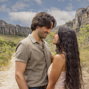 Túlio Starling (Artur Ariosto) e Larissa Bocchino (Quinota) são o casal de protagonistas de 'No Rancho Fundo'