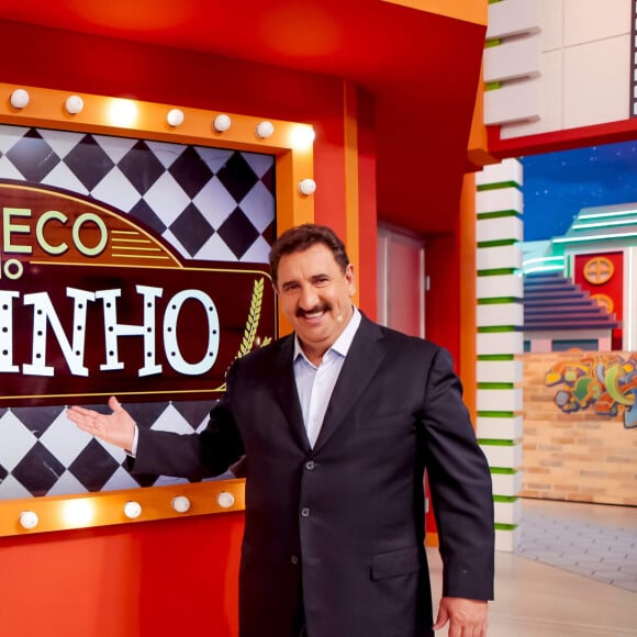 Ratinho está desde 1998 no SBT onde já apresentou vários programas