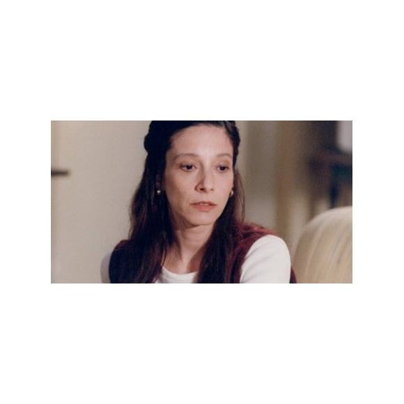 Marta (Bia Nunes) dá uma surra em Joyce (Carla Marins) no final da novela História de Amor