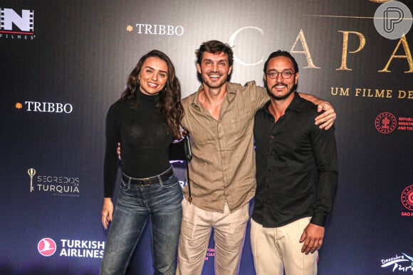 Rafa Kalimann e Allan Souza Lima 'combinaram' look em pré-estreia do filme 'Jorge da Capadócia'