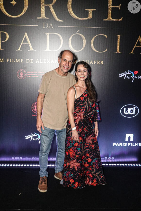 Atores do filme 'Jorge da Capadócia', Miriam Freeland e Roberto Bomtempo esteviram na pré-estreia do longa em 15 de abril de 2024