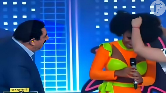 'Brincadeira' constrangedora de Ratinho acaba com bailarina sendo hostilizada em bastidor e demissão; relembre episódio polêmico!