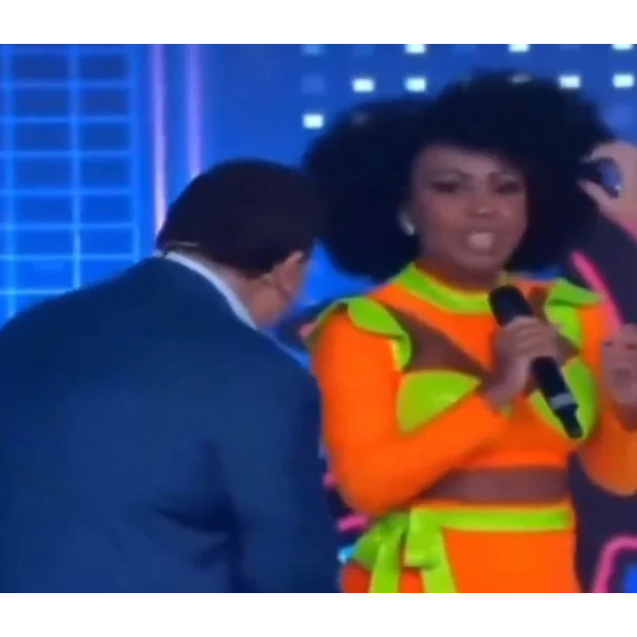 'Brincadeira' constrangedora de Ratinho acaba com bailarina sendo hostilizada em bastidor e demissão; relembre episódio polêmico!