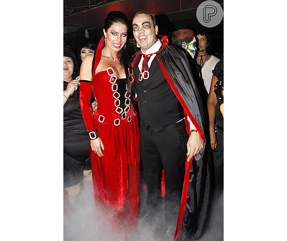 Festa à fantasia com temática vampira foi escolhida por Gracyanne Barbosa para comemorar aniversário em 2011