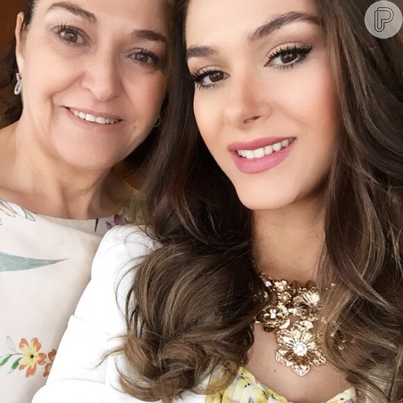 Fernanda Machado usou o Instagram para fazer um homenagem à mãe, que passa uma temporada com ela no Brasil, enquanto roda o filme 'A menina índigo'