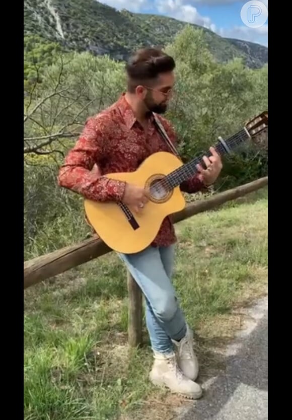 Ex-'The Voice', Kendji Girac venceu a temporada em 2014, ano de lançamento do seu primeiro álbum