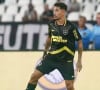 Jogador do Botafogo Kauê Rodrigues se defende após ex-namorada lhe acusar de violência doméstica: 'Com um objeto cortante o feriu' e 'em legítima defesa, precisou segurá-la para não sofrer novos ferimentos'