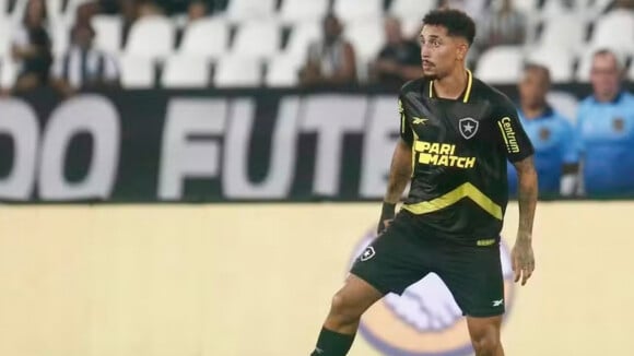 Ex de Kauê Rodrigues, do Botafogo, exibe rosto machucado ao acusar jogador de agressão e atleta rebate: 'Legítima defesa'