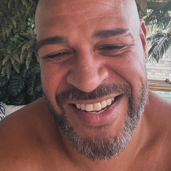 Adriano Imperador: 'Eu nem sei o que é esse negócio de ménage que estão falando. Eu tenho maior respeito pelo Belo, tá? Nunca saí com a Gracyanne'