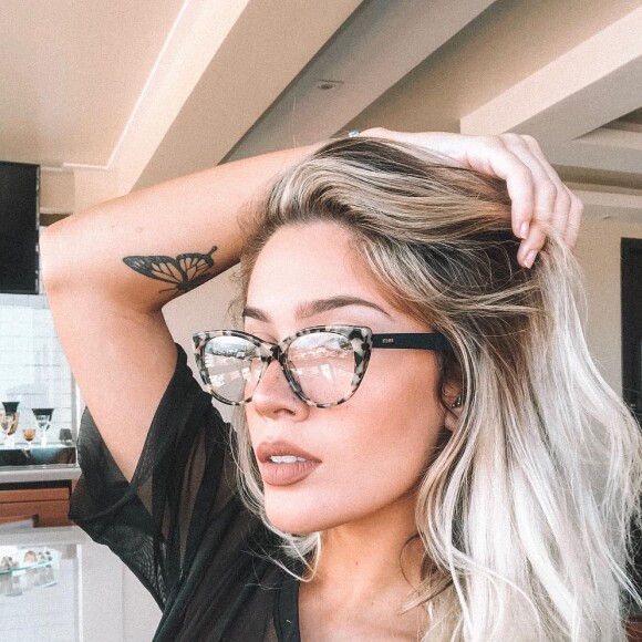 Uma das principais diferenças de Karoline Lima antes e depois da fama é a boca marcada, fruto de um preenchimento labial