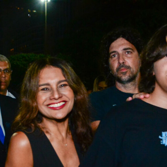 Dira Paes, na companhia do filho, também destacou toda sua elegânica no plateia do show de Madonna