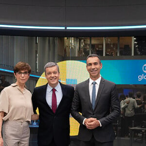 Cesar Tralli em foto com Roberto Kovalick e Renata Lo Prete. Jornalistas apresentam os telejornais da Globo gerados de São Paulo