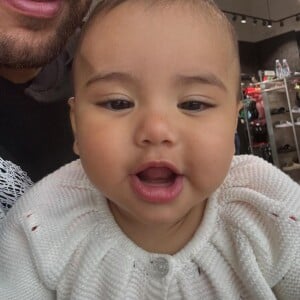 Neymar derreteu os seguidores ao compartilhar uma série de selfies com Mavie, sua filha caçula, no Instagram