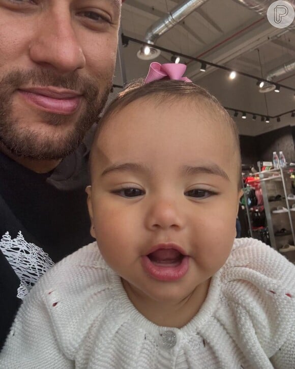 Neymar derreteu os seguidores ao compartilhar uma série de selfies com Mavie, sua filha caçula, no Instagram