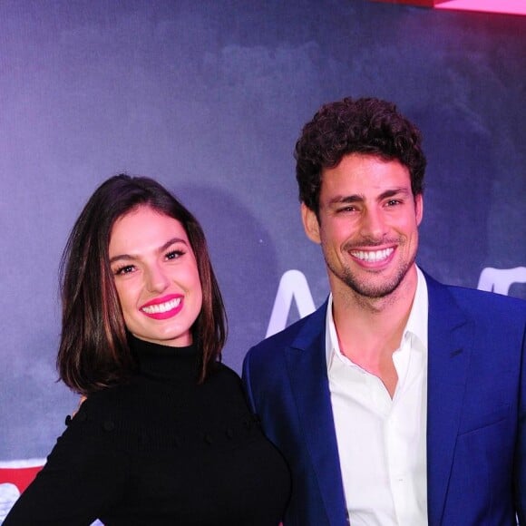 Isis Valverde e Cauã Reymond protagonizaram a série 'Amores Roubados', onde teriam começado o suposto affair