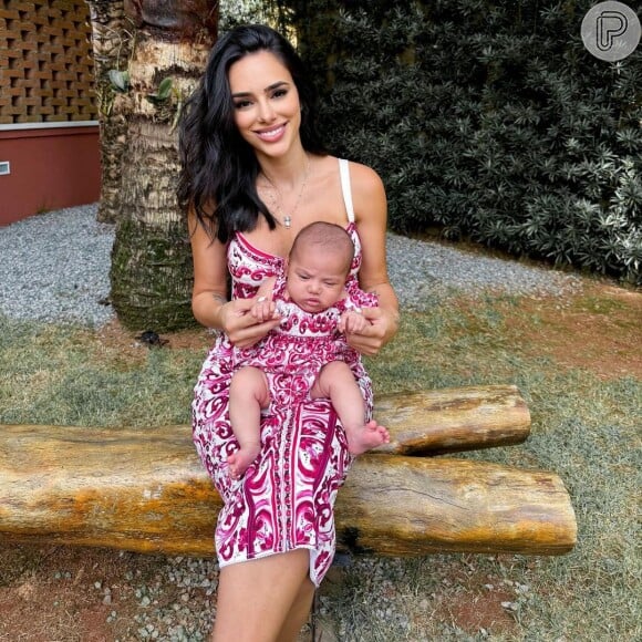 Bruna Biancardi e Mavie combinaram looks Dolce & Gabbana; look da bebê custa mais de R$ 3 mil