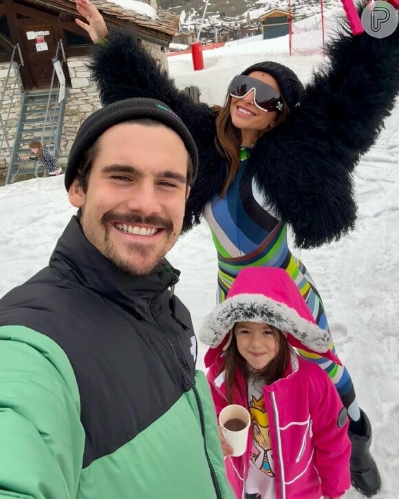 Nicolas Prattes já conhece e se dá bem com toda a família de Sabrina Sato, incluindo a filha Zoe