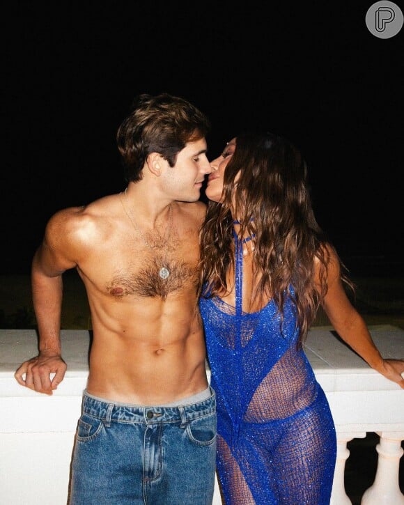 Foto sexy de Sabrina Sato e Nicolas Prattes arrancou suspiros na web