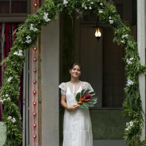 Novela 'Renascer': para casamento, Sandra (Giullia Buscacio) vai usar vestido e buquê nada tradicionais