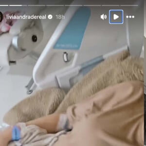 Lívia Andrade preocupou os fãs após revelar ter se internado no feriadão. Agora que recebeu alta, a comentarista do 'Domingão com Huck' apareceu para revelar o motivo