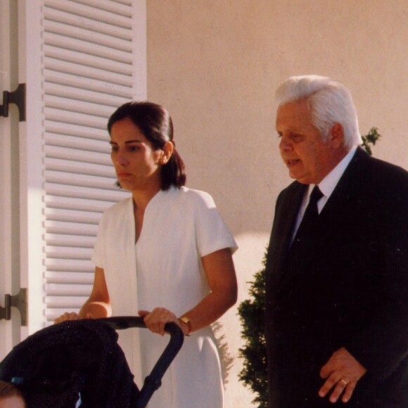 Luana Piovani ficou fora do remake da novela 'Anjo Mau', estrelado por Gloria Pires; na foto, atriz com Claudio Correa e Castro