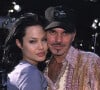 Angelina Jolie e Billy Bob Thornton foram os precursores dos presentes com sangue em Hollywood