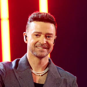 Justin Timberlake teria falhado no teste de sobriedade ao não conseguir ficar em pé com uma perna só. O artista ainda se recusou a realizar o teste do bafômetro