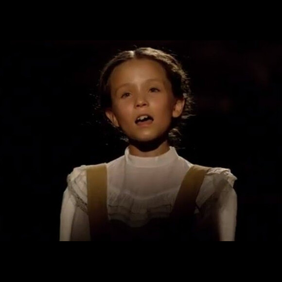 Larissa Manoela interpretou a versão mais jovem de Dalva