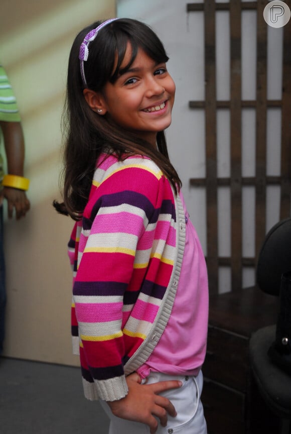 Em 2009, essa menina fofa e sorridente teve papel de destaque na série 'A Lei e o Crime' como Patrícia