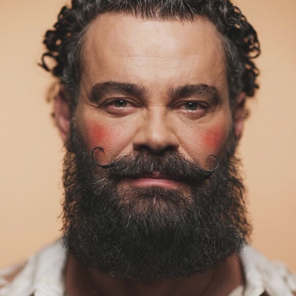 Carmo Dalla Vecchia demorou, mas entrou na moda “Asoka makeup”, trend indiana de maquiagem que viralizou no TikTok.