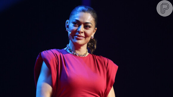 De vestido vermelho, Juliana Paes valorizou as pernas em evento no Rio de Janeiro
Daniel Pinheiro/BrazilNews
