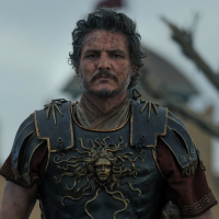 'Prefiro ser jogado de um prédio do que lutar com ele novamente': Pedro Pascal se assustou após enfrentar Paul Mescal em 'Gladiador 2'