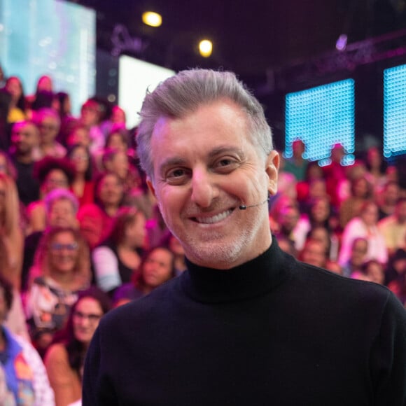 Luciano Huck apresenta o 'Domingão com Huck' desde 2021