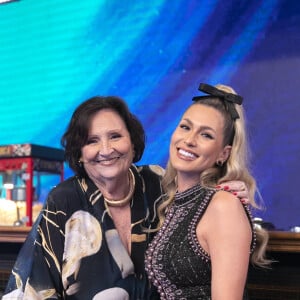 Lívia Andrade se envolveu em troca de farpas com Patrícia Abravanel após exaltar a chegada de Eliana à Globo