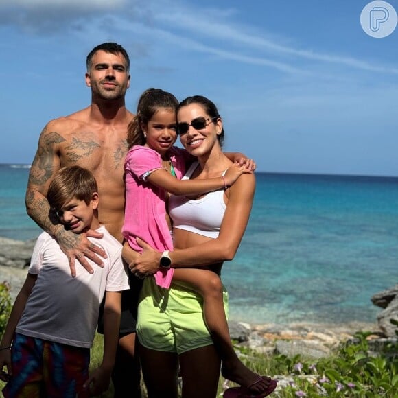 Adriana Sant'Anna e Rodrigão estão casados até hoje, sendo pais de Rodrigo e Linda