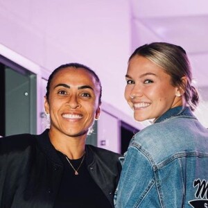 Marta Silva namora Carrie Lawrence, também jogadora do Orlando Pride