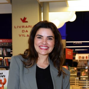 Vanessa Giácomo também prestigiou o lançamento do novo livro de Aguinaldo Silva