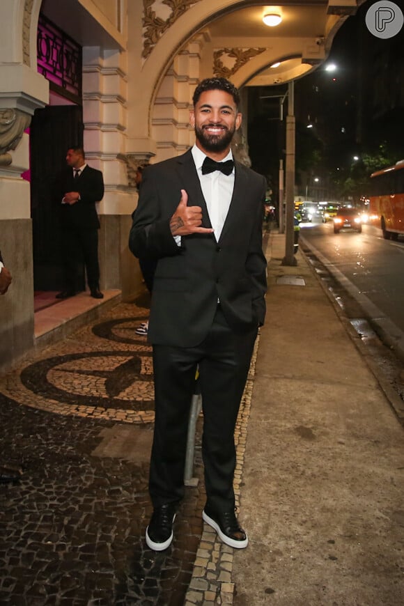 Jogador da seleção, Douglas Luiz também foi ao leilão de Vini Jr. no hotel Copacabana Palace em 17 de julho de 2024