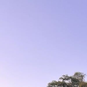 Jade Magalhães havia usado um vestido verde no Natal; neste dia 22 de julho, a influencer anunciou que está grávida de Luan Santana