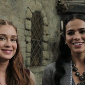 Bruna Marquezine e Marina Ruy Barbosa atuaram juntas em 'Deus Salve o Rei', em 2018