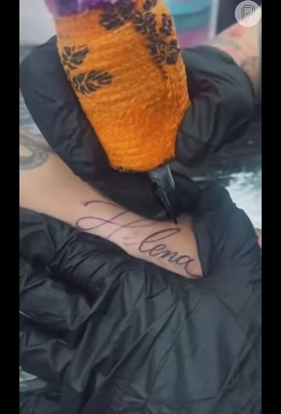 Sobrinha e afilhada de Rafaella, Helena ganhou uma tatuagem da tia logo após o nascimento