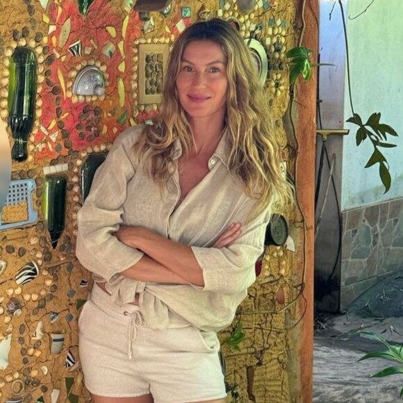 Gisele Bündchen posa de biquíni em viagem para os Lençóis Maranhenses após rumores de gravidez