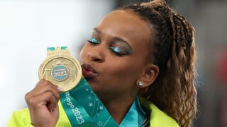 Beleza campeã! 10 fotos provam que Rebeca Andrade merece a medalha de Melhor Maquiagem em qualquer competição