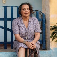 'Sem maquiagem': Líder do povo em 'Mania de Você', Ana Beatriz Nogueira desconstrói ricas em novelas para viver a simples Moema