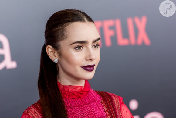 Lily Collins apostou em viasou poderoso na premiere do filme 'Okja'